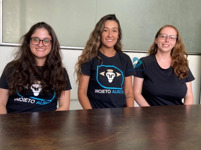 Júlia Simões, Vanessa Guimarães e Natasha Grosch desenvolvem o trabalho na mata do Perd