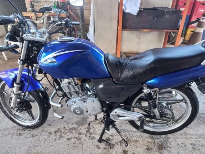 Moto estava estacionada na rua Wilson Teixeira, no bairro Jardim Panorama, quando foi levada por ladrões 