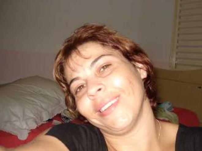 Anelize Teixeira Monteiro tinha 38 anos quando foi assassinada por asfixia e golpes de faca e teve seu corpo jogado à margem da Lagoa Silvana em Cordeiro de Minas, Caratinga