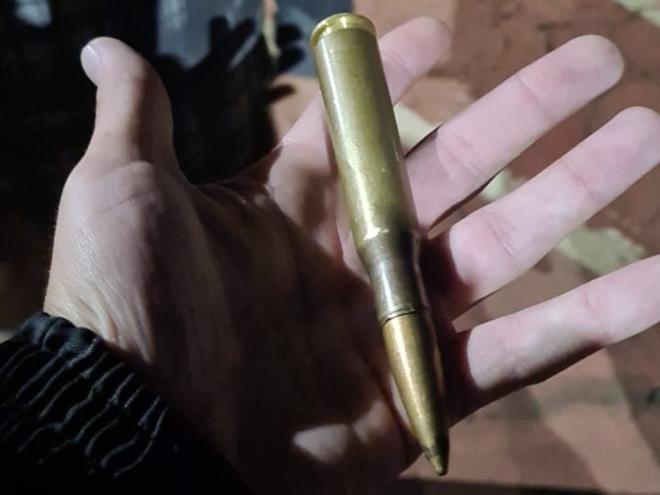 Munição das armas dos criminosos, recolhida pelas ruas de cidade paranaense 