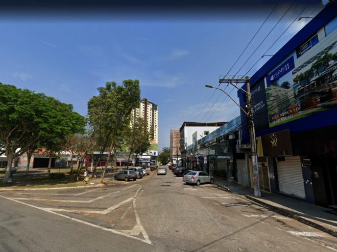 Assaltantes atacaram estabelecimento comercial localizado na avenida Monteiro Lobato, na madrugada de hoje
