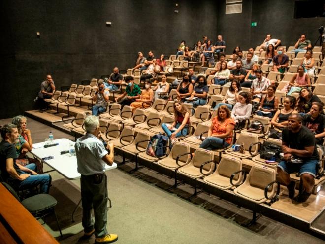 A aula inaugural contou com a participação de profissionais e técnicos da região na área de artes cênicas