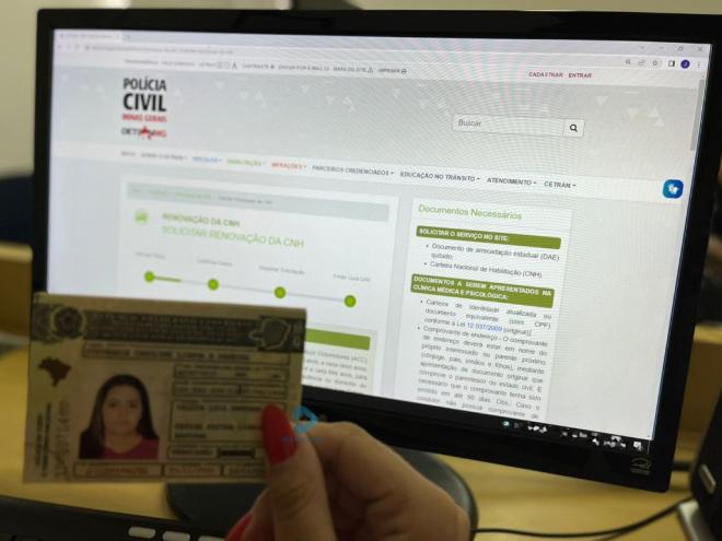 O condutor pode dirigir por até 30 dias após a data de vencimento da CNH