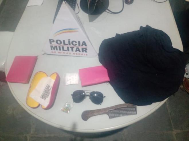 Material apreendido com os dois suspeitos presos do assassinato de jovem na noite de sexta-feira 