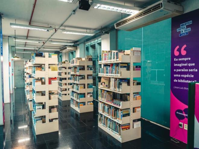 Localizada na entrada do Centro Cultural Usiminas, a BCI é mais um espaço que promove a interface da cultura