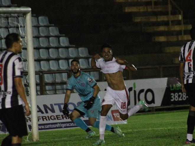 O Tigre matou o jogo logo no primeiro tempo