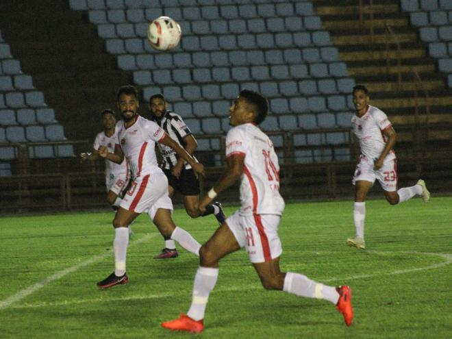 Lucas Mineiro teve atuação destacada e ganhou todas as jogadas pelo setor esquerdo de ataque do Tigre