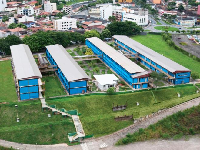 Campus do Unilete, na rua Bárbara Heliodora, 725, bairro Imbaúbas, em Ipatinga