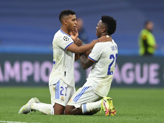 Rodrygo e Vini Jr comemoraram classificação do Real Madrid para a final do torneio; o outro finalista é o Liverpool