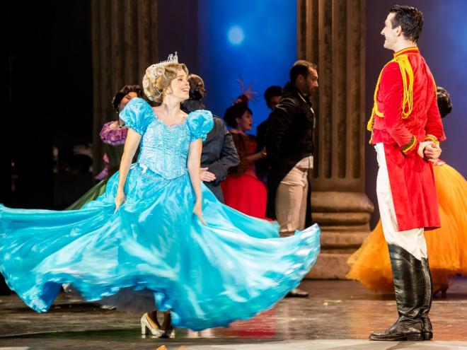 A superprodução da história clássica de Cinderella chega ao Vale do Aço na semana que vem