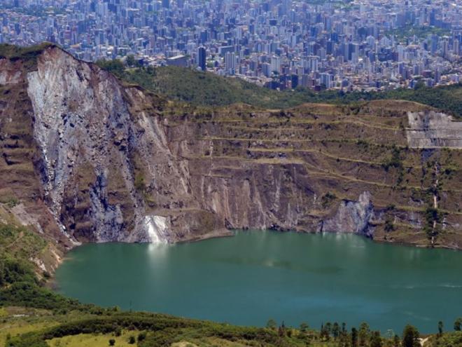 Serra do Curral é patrimônio mineiro e um dos cartões postais de Belo Horizonte