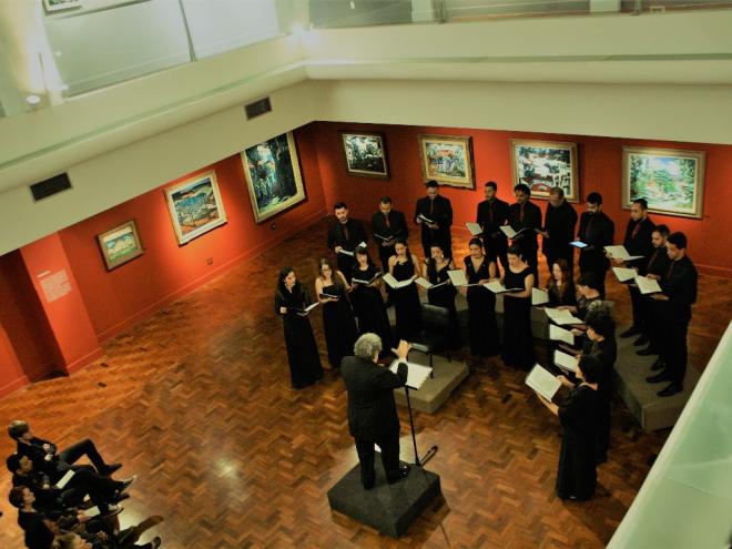 Depois de dois anos de coros e mini concertos virtuais, o Ars Nova volta a se apresentar ao vivo para o público