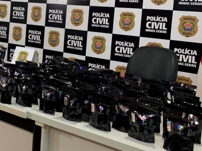 O investigado se apresentava como médico, natural da Espanha, e cobrava entre R$ 200 a R$ 800 pelas supostas consultas em que eram liberadas as ''bombas''
