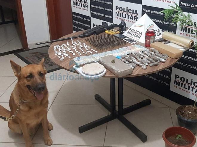 O cão Lion, da Rocca do 14º BPM, participou das buscas para a localização das drogas apreendidas