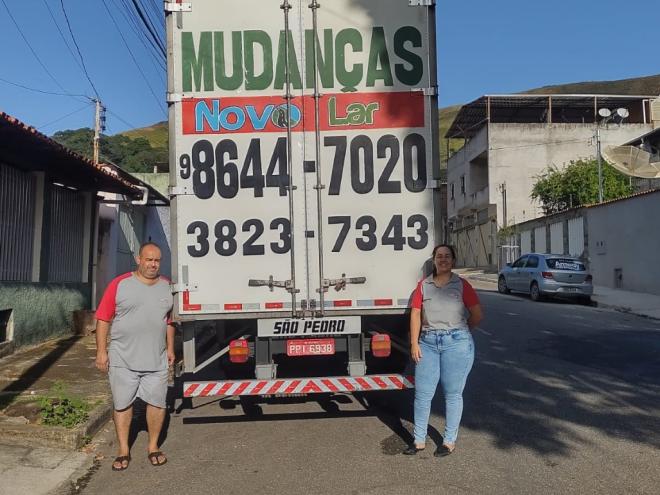 Paulo e Marília trabalham juntos realizando transporte de mudanças e afirmam que está mais difícil executar o serviço 