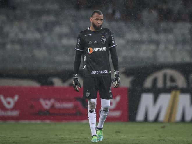 Goleiro deve ficar ao menos sete dias em isolamento