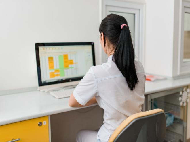 Mesmo antes da pandemia, a tendência de estudar de forma autodidata já era forte e muitos estudantes optam pela prática