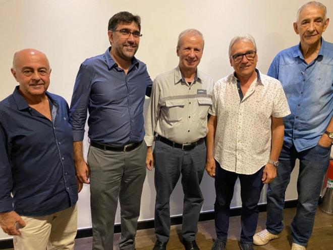 Sergio Leite foi recebido pelo Grupo Raízes e teve exaltada sua competência à frente da Usiminas, principalmente no sucesso do último balanço
