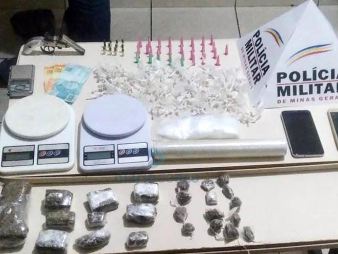 A maior parte das drogas foi apreendida com dois adolescentes no distrito