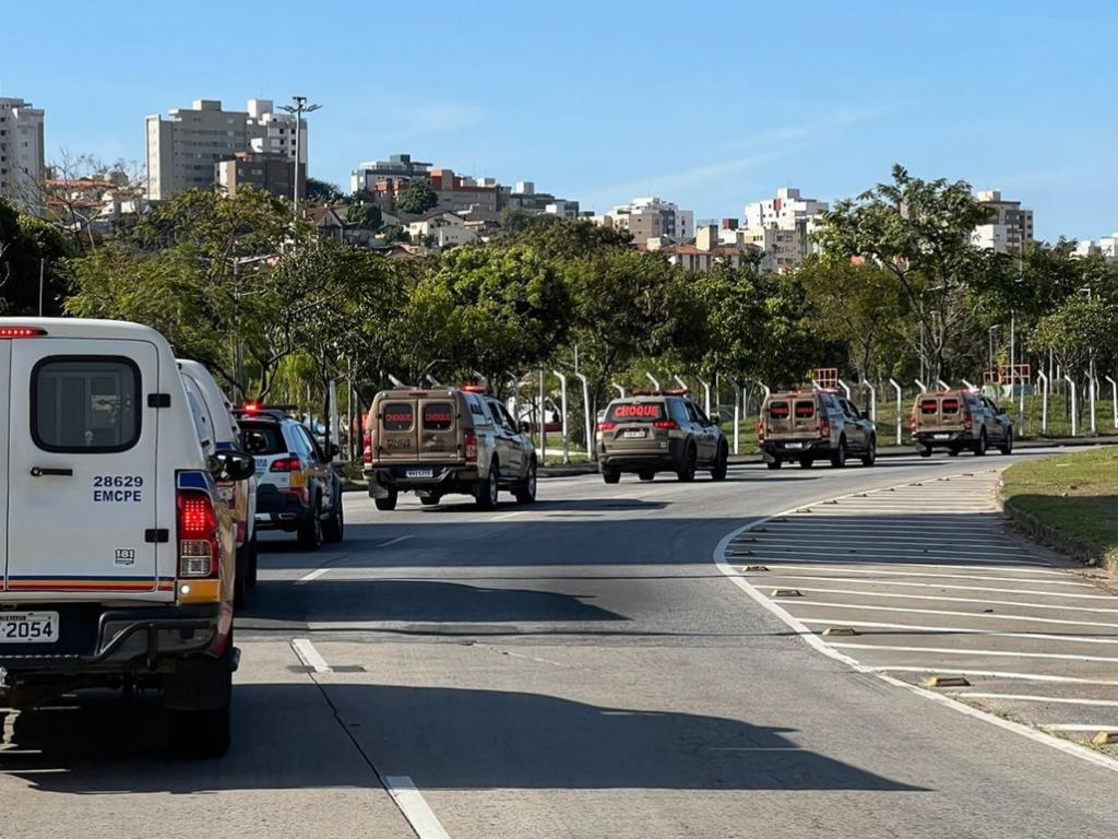 Cortejo pelas ruas da capital mineira, na tarde desta sexta-feira 