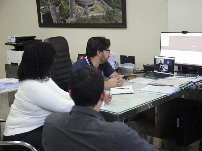Representantes da prefeitura de Timóteo se reúnem com empresa de arquitetura responsável pelo projeto de restauração do Forno Hoffmnan