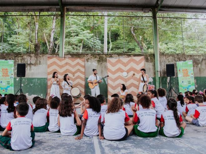 A programação inclui oficinas culturais com os alunos: desenvolvimento social e troca de experiências