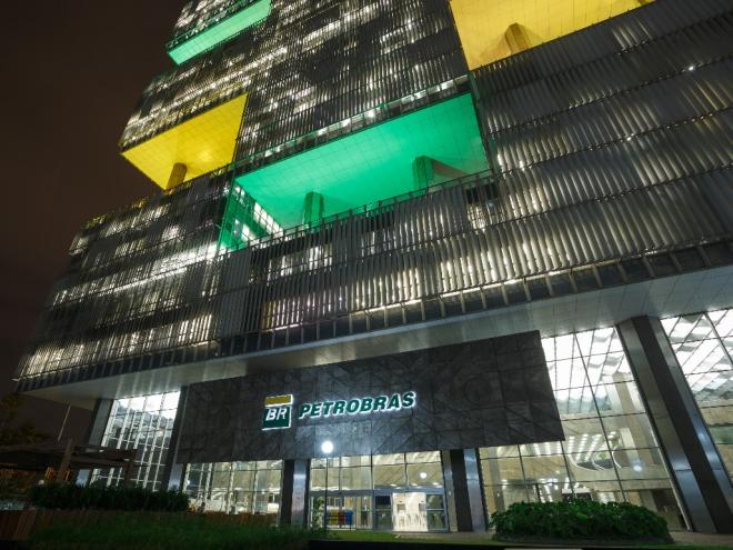 Sob pressão para aumento nos preços dos combustíveis, presidente da Petrobras é demitido depois de 40 dias no cargo