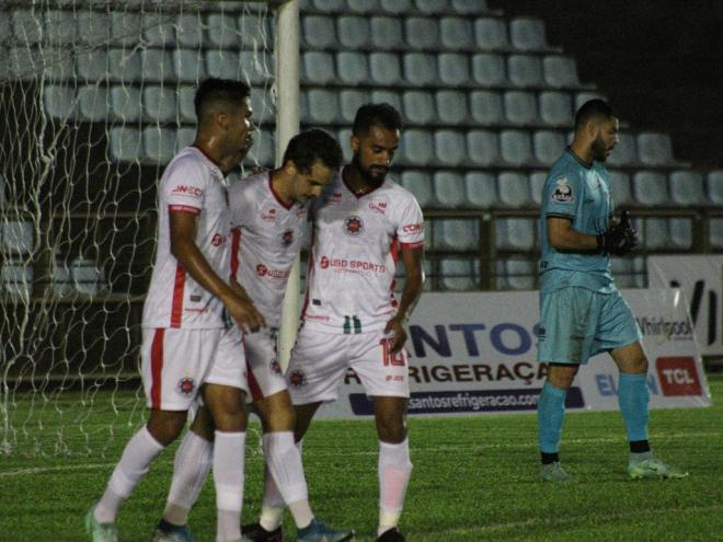 A equipe quadricolor volta a jogar em casa nesta noite