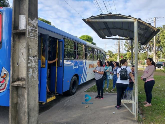 Os únicos ônibus circulando nessa manhã eram da Univale, e eles ficaram lotados