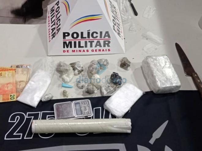 As porções de maconha, cocaína e haxixe apreendidas pela PM com o menor infrator