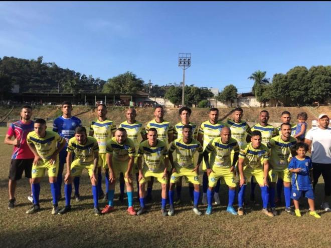 P6-Meninos da Vila:  Em pé, o técnico Messias M-10, Portugal, Bebinho, Nenzinho, Deivison, Yan, Guilherme, Vitor, Mucego, Felipe Nem e o preparador físico Kleydinho. Agachados: Vinícios, Thiago, Tales, Fernandinho, Gabriel, Daí, Bryan e Thiaguinho