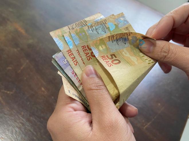 Comprometimento médio da renda familiar com dívidas chegou a 30,4%