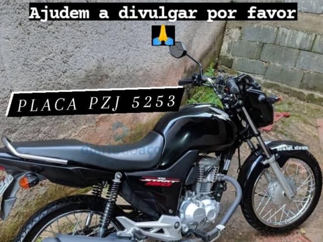 Os assaltantes roubaram pertences das vítimas e fugiram na motocicleta utilizada para entregas do estabelecimento
