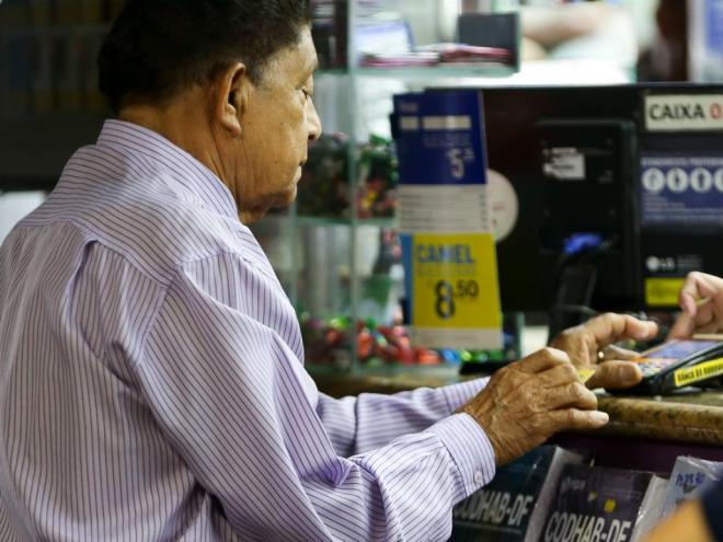 A violência patrimonial ocorre em casos de apropriação indevida de bens de pessoas idosas