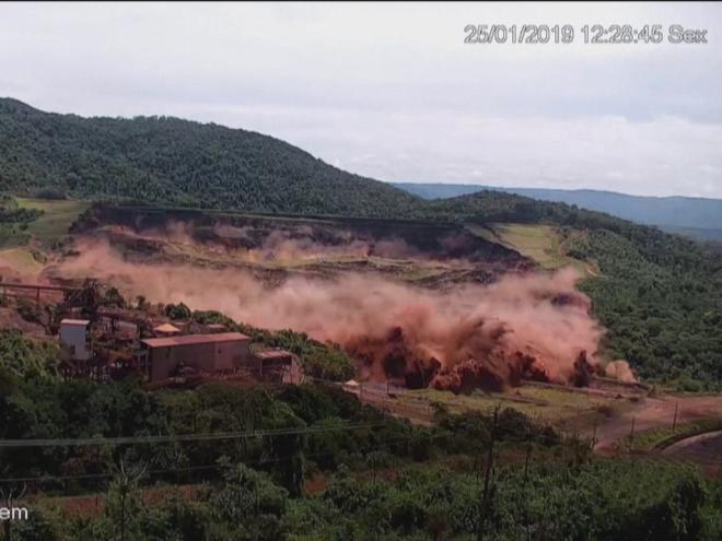 O rompimento da barragem da Vale S.A. em Brumadinho, em 25 de janeiro de 2019, tirou a vida de 272 pessoas