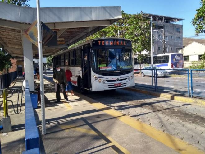 No caso dos trabalhadores de Coronel Fabriciano, o diretor da Saritur afirmou que não tem condições de apresentar proposta, no momento 