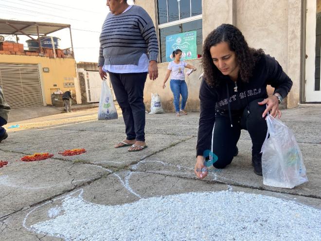 Aline Andrade acordou cedo para participar da atividade religiosa