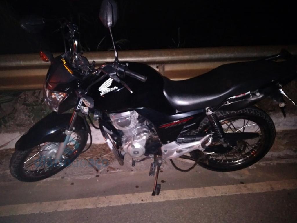 A moto furtada estava junto ao jovem que caiu com o veículo nas proximidades da Cenibra