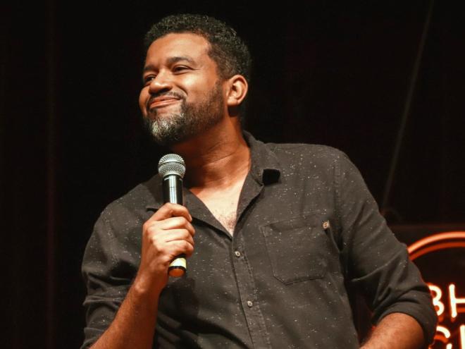 Dia 22 haverá talk show do comediante Thiago Carmona, no Teatro do Centro Cultural Usiminas