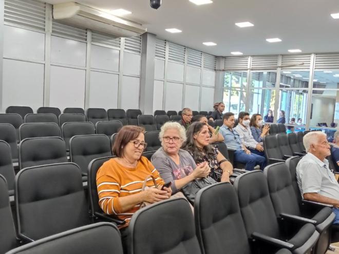Moradores do bairro estiveram na reunião ordinária da Câmara de Ipatinga pedindo apoio