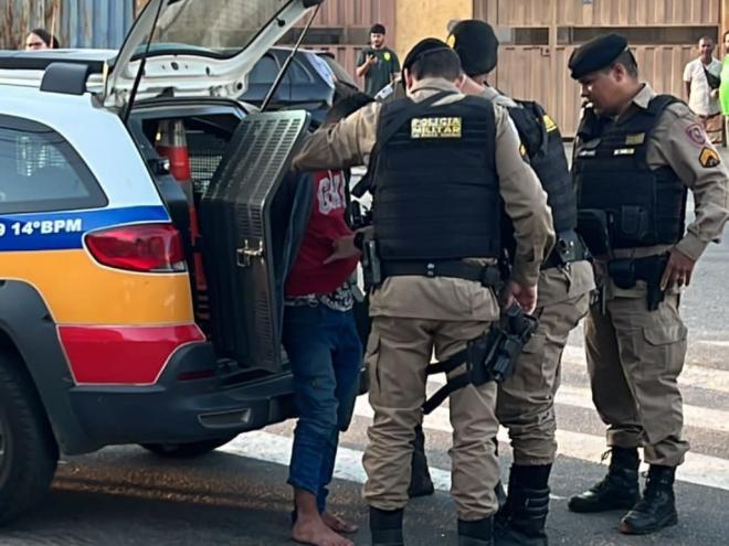Um assaltante morreu na hora e outro acabou preso 