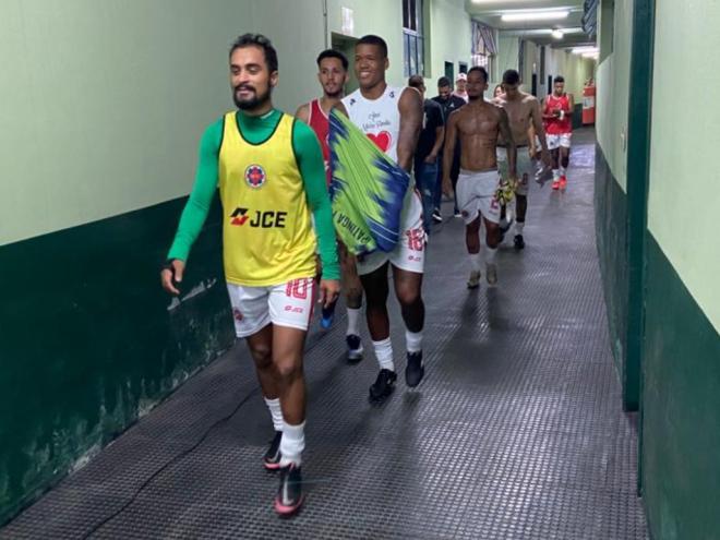 Tchô só voltará a jogar na próxima temporada