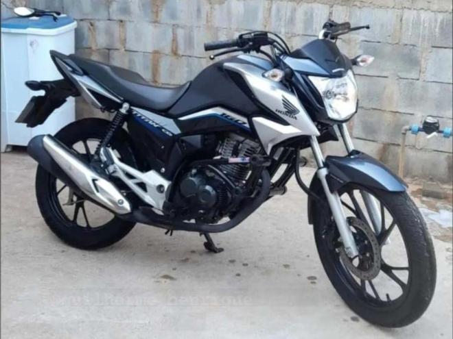 Honda 160 foi levada por ladrões do estacionamento nas proximidades da Doap, no Bom Retiro, enquanto o dono trabalhava