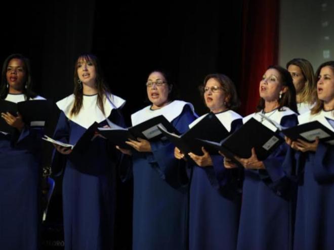 O projeto oferece workshops gratuitos e participação no coral da Corporação Musical Santa Cecília de Ipatinga, que completa 59 anos de fundação