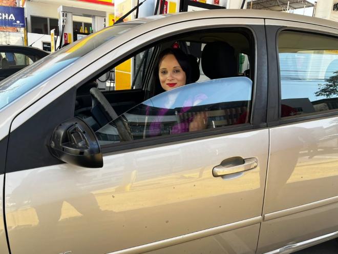  A corretora de imóveis, Jéssica Keller, definiu que a situação está pesada para o motorista que depende do veículo para o trabalho