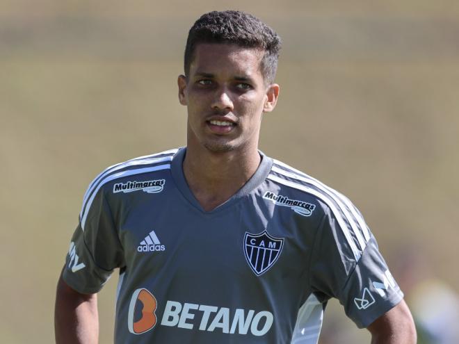 Pedrinho chega como grande esperança de melhorar o rendimento do ataque do Galo