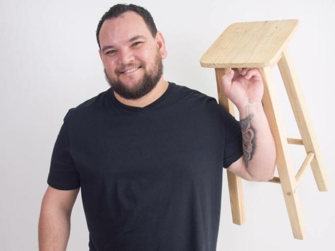 Ipatinga recebe o comediante Rafael Aragão no sábado (16), no projeto Adoro Comédia; os ingressos já estão à venda