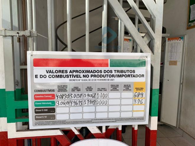 Na placa são encontradas informações detalhadas sobre os valores aproximados dos tributos, com os impostos federais zerados  