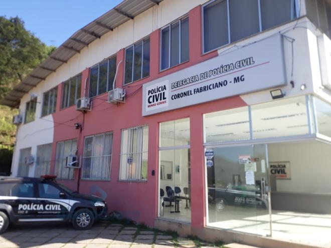 Os policiais civis lotados nesta delegacia realizaram a prisão do homem de 32 anos