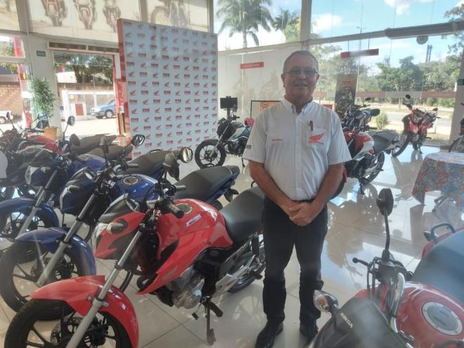 Evaldo Avelino, gerente geral da MG Motos, está otimista com o mercado das motocicletas neste e nos próximos anos  